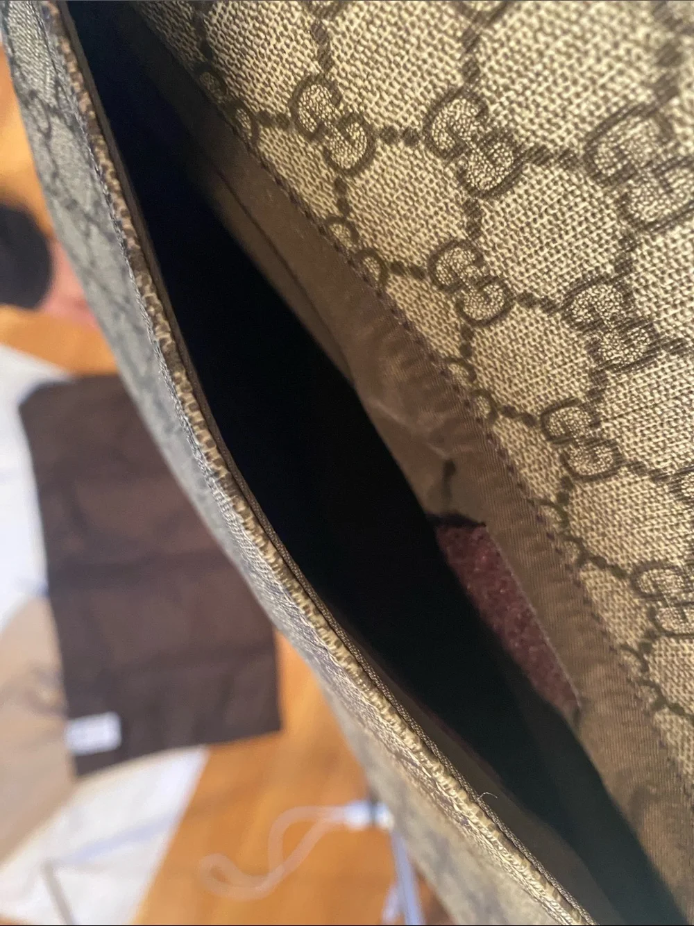 Gucci messenger bag